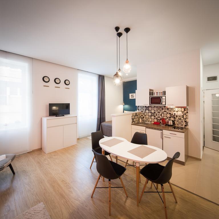Studio 16 Sopron Esterno foto